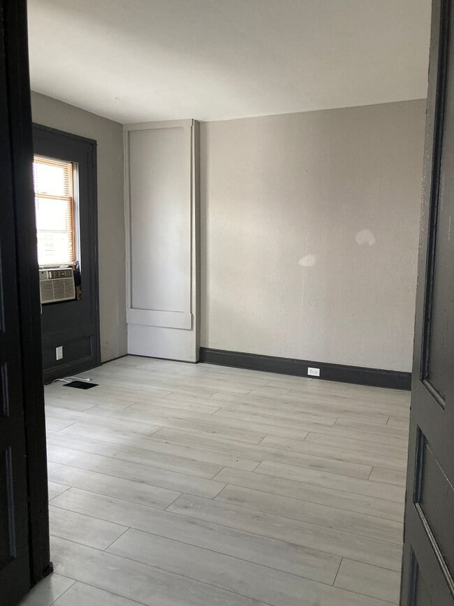 Foto del edificio - 820-822 HUFFMAN