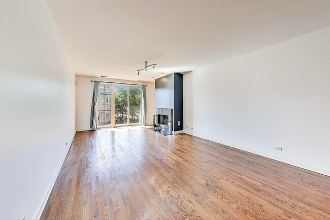 Foto del edificio - 5250 N Lincoln Ave