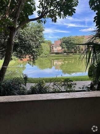 Building Photo - 9999 Summerbreeze Dr