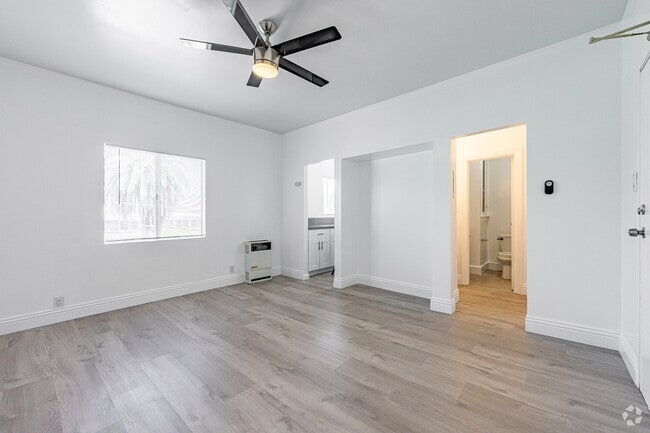 Studio, 1BA - 370SF - Bedroom - The Asbury Apartments