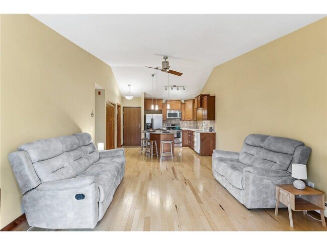 Foto del edificio - 3850 Plymouth Blvd