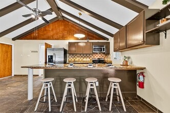 Building Photo - 4628 Roseneath Dr