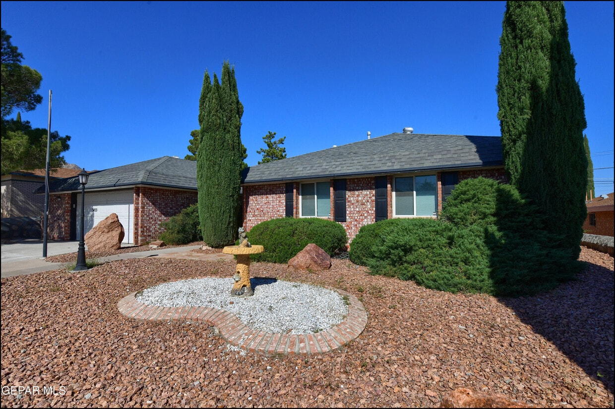 Foto principal - 3433 Clearview Ln