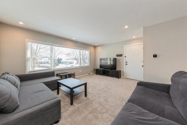 Foto del edificio - 856 E Capri Dr