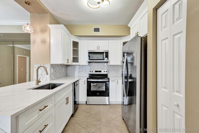 Building Photo - 651 Okeechobee Blvd