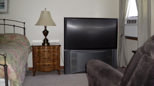 Foto del edificio - 936 Russell Rd