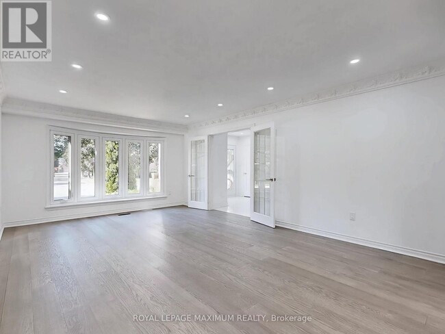 Building Photo - 22 Waltham Crescent