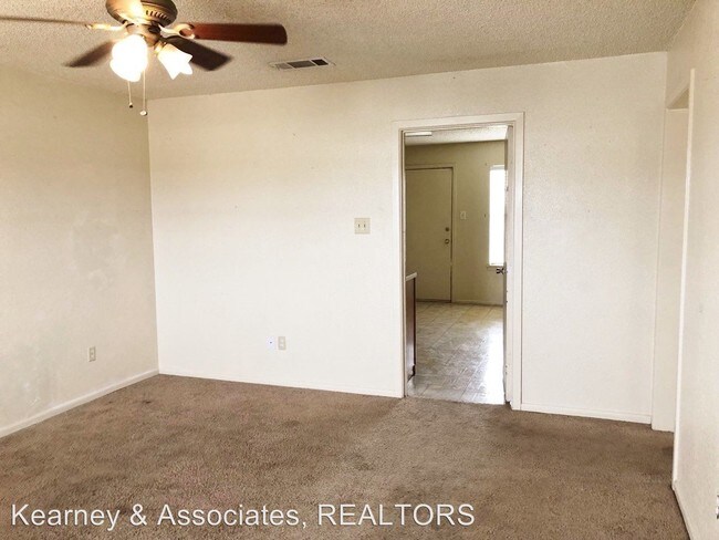 Building Photo - 2121 S Loop 289