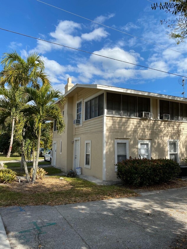 Primary Photo - 1615 Evans Ave