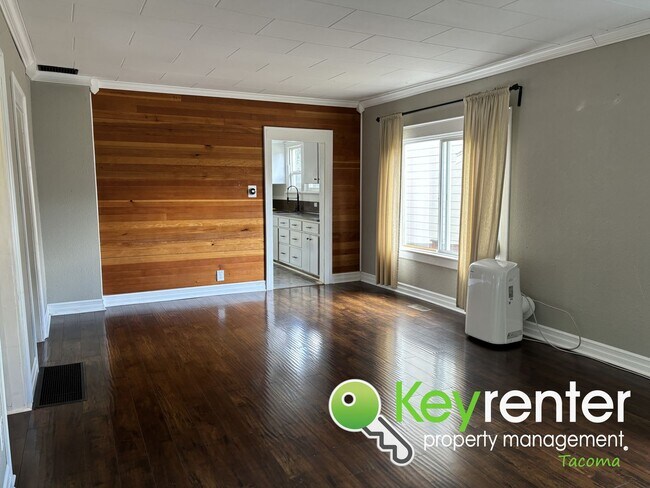 Building Photo - Gorgeous 4Bed/2Bath Home in Tacoma!