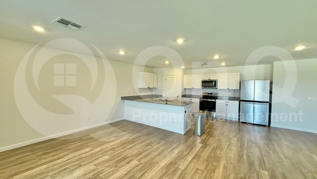 Building Photo - 1308 E Tuscany St