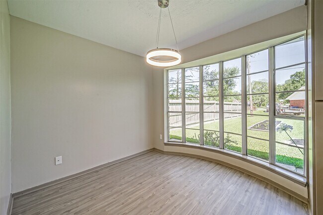 Foto del edificio - 407 Stratmore Dr