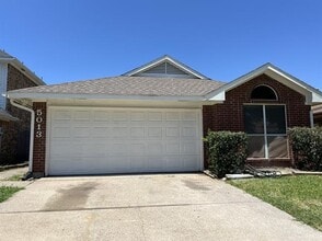 Building Photo - 5013 Hearthcrest Dr