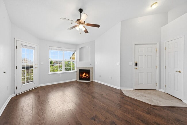 Building Photo - $1,595.95, 1 Bed, 1 Bath Condo in Aurora with In Unit Laundry and Pool Access!
