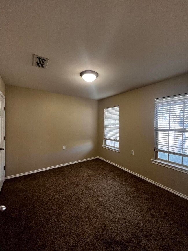 Building Photo - 2317 99th St