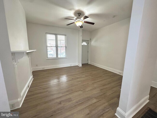 Foto del edificio - 7 6th Ave