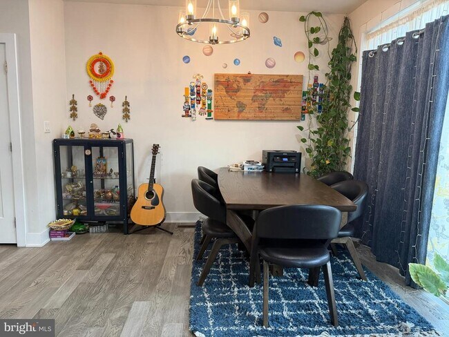 Foto del edificio - 506 Juneberry Ct