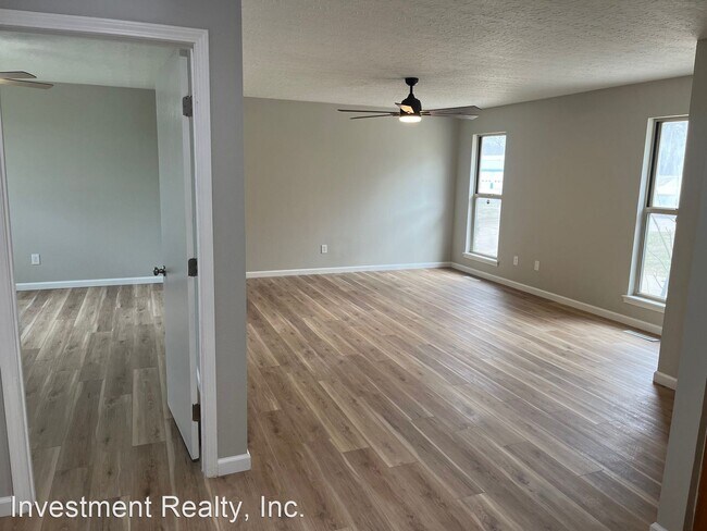 Building Photo - 3 br, 1 bath House - 1263 N National Ave