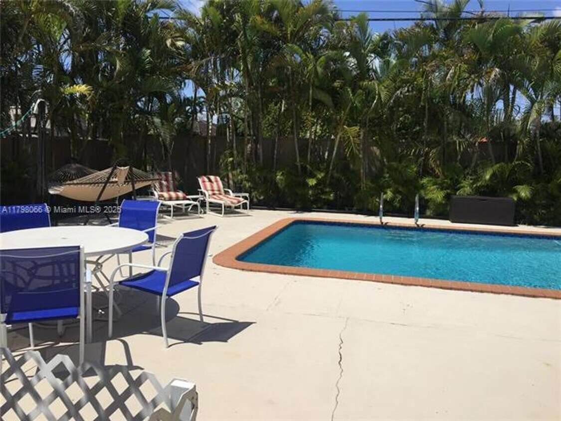 Primary Photo - 6810 SW 51st St