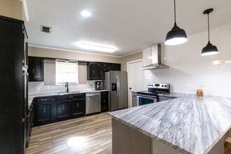 Building Photo - 2132 Urban Dale Dr