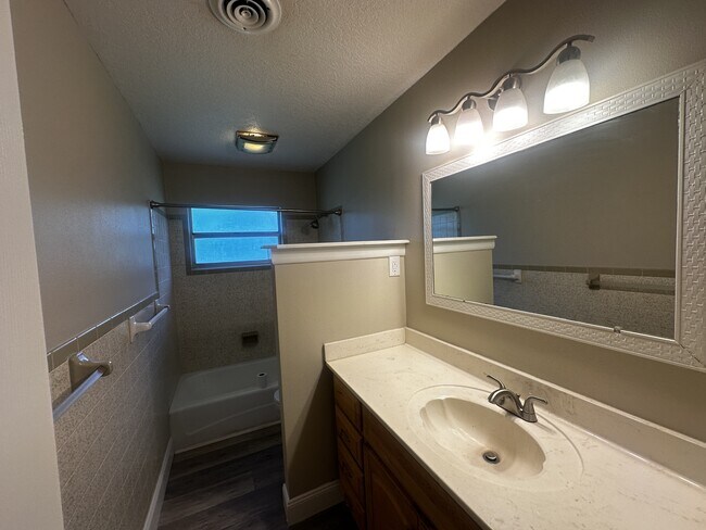 Foto del edificio - 3700 SE 34th Ct