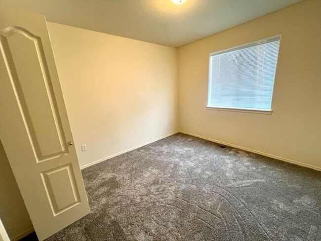 Foto del edificio - Lovely Single Level 3 Bedroom home in Redmond!