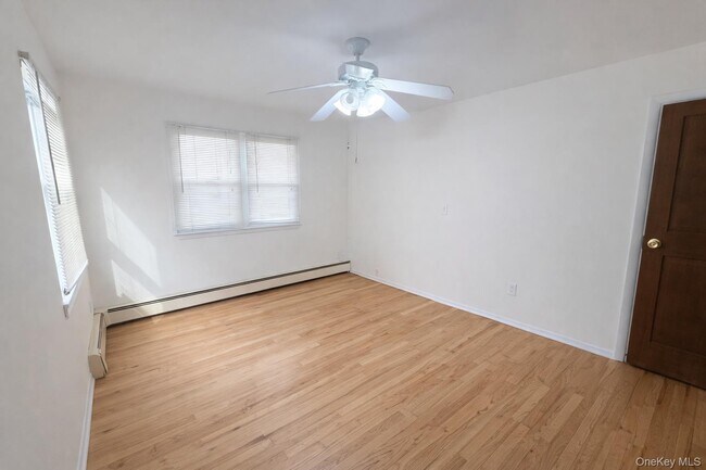 Foto del edificio - 14 Upland Dr