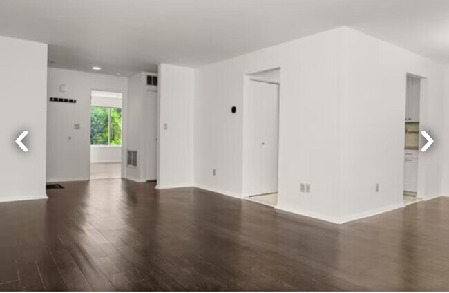 Building Photo - 156 Birchwood Cl
