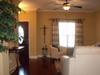 Foto del edificio - AVAILABLE LATE MARCH 2026