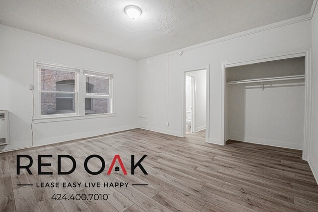Building Photo - 246 S Kenmore Ave