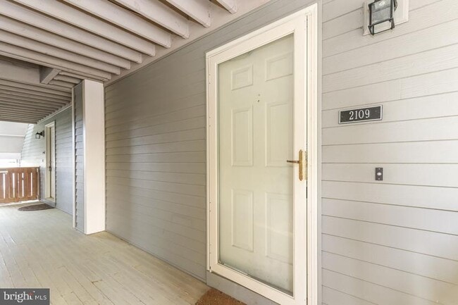 Building Photo - 2109 Ravens Crest Dr