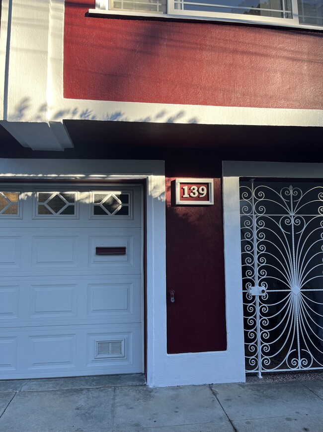 Building Photo - 139 Ripley St