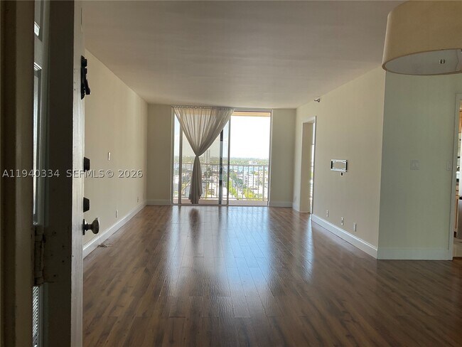 Foto del edificio - 290 174th St