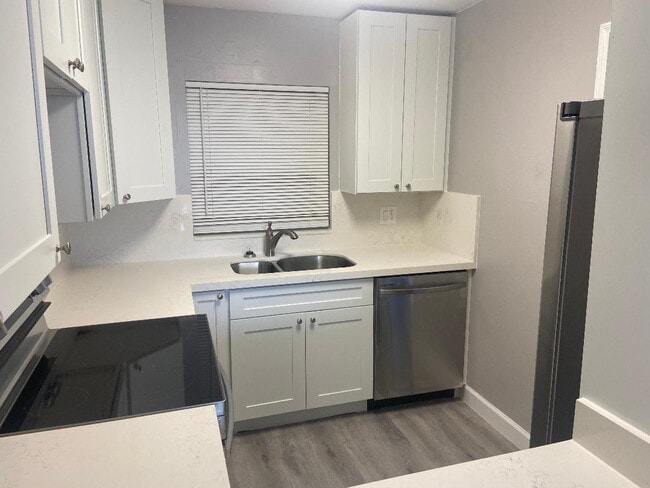 Foto del edificio - 9461 Evergreen Pl