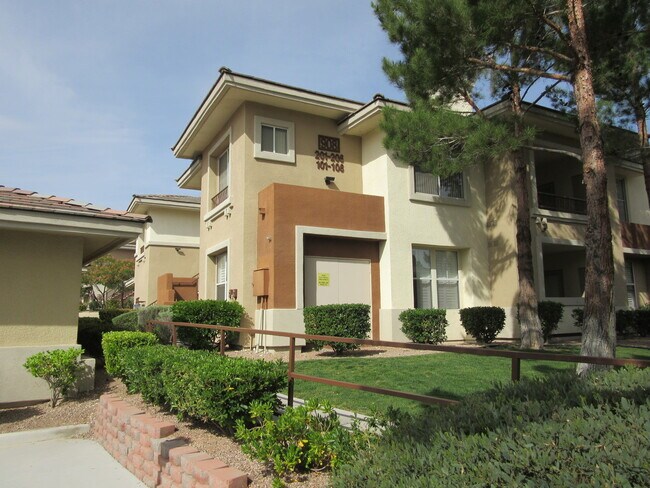 Building Photo - Summerlin 3 Bedroom Condo