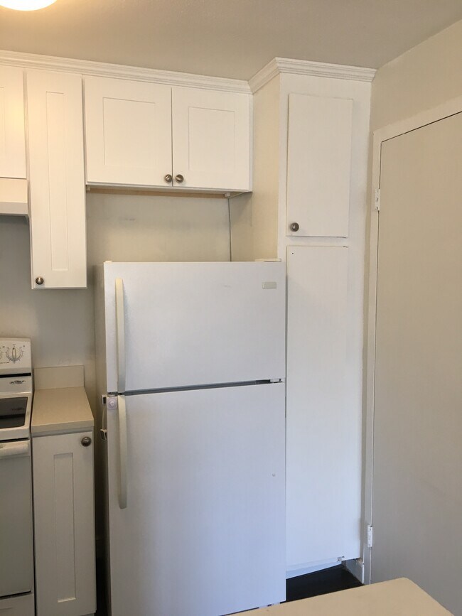 Kitchen - 51 Warren St