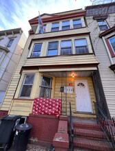 Building Photo - 87 Clifton Ave