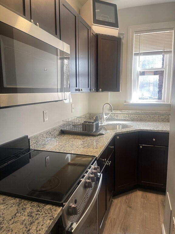 Foto principal - 63 Burbank St