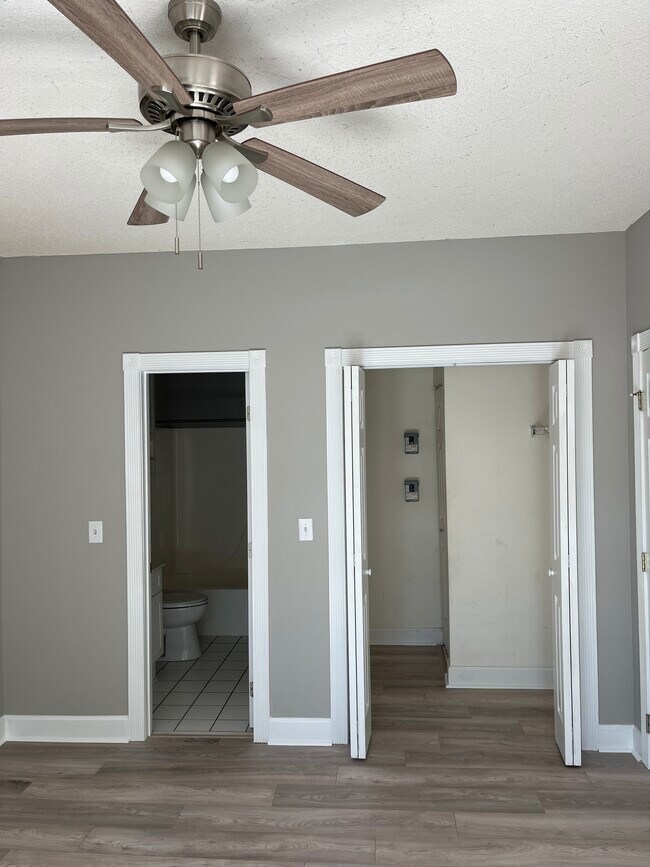 Maestro antes - 674 Riverwalk Dr