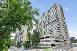 Building Photo - 530 Ave. Laurier