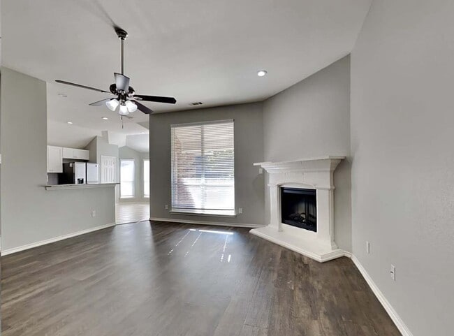 Building Photo - 2920 Crystal Way