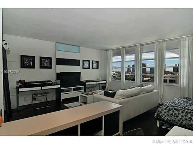 Primary Photo - 1000 West Ave