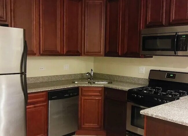 Foto del edificio - 3541 W Sunnyside Ave