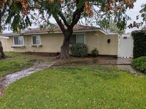 Building Photo - 2577 Sycamore Dr