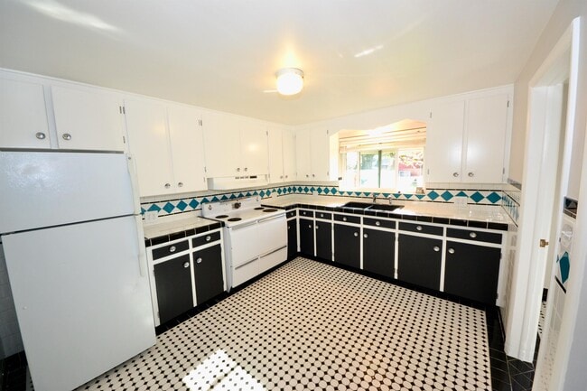 Photo - 5440 Nolan St House