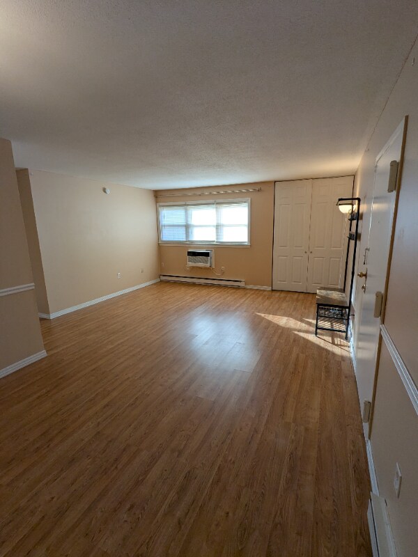 Foto principal - 12 Thompson Rd