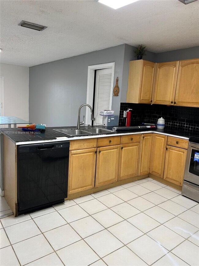 Building Photo - 3671 NW 110th Ave