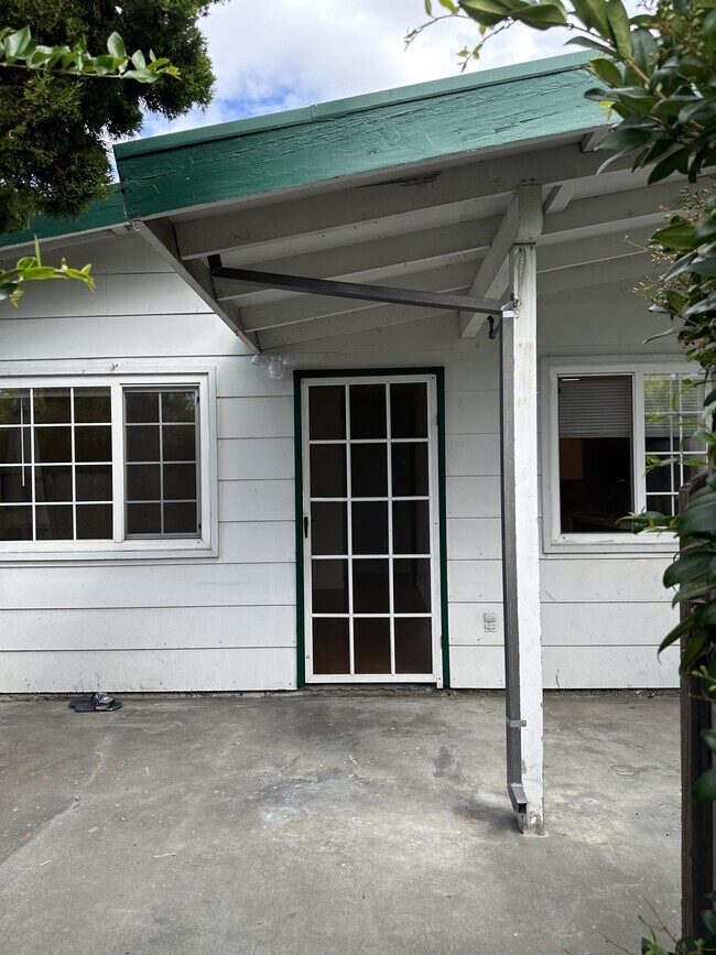 Building Photo - 1570 Albatross Dr