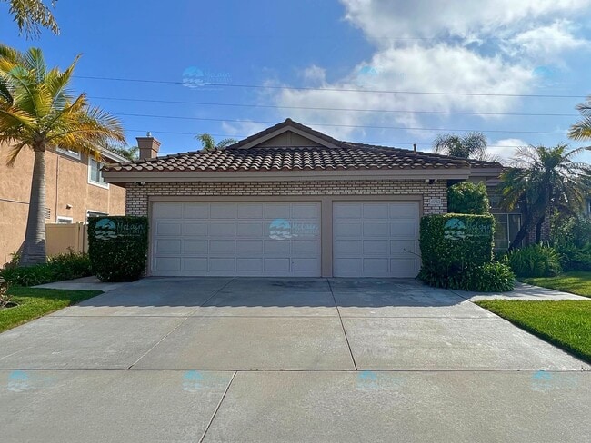 Building Photo - Single story 3Bd/1BA With Panoramic Views!