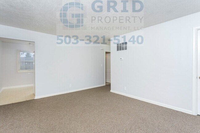 Building Photo - Charming 2 Bedroom Home Available in North...